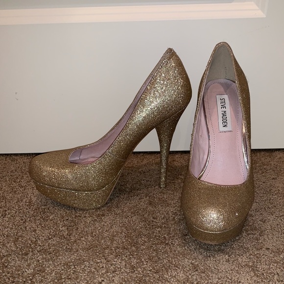 SOLD Gold glitter Steve Madden pumps size 8 - Picture 5 of 7